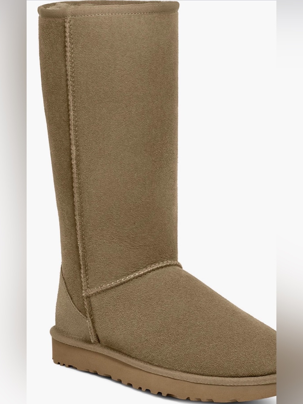 BNWT! UGG Classic Tall II Boot - color: ALP size 9